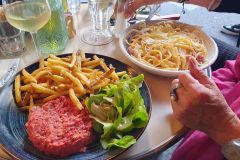 Abendessen-im-Restaurant-Morny-in-Paris-06