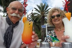 Der-tag-nach-der-geburtstagsfeier-mit-einem-Cocktail-am-Strandkaffee-in-Los-Christianos-03