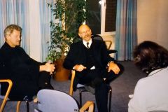 Miroslav Nemec im Interview mit Journalistin der Badischen Neuesten Nachrichten bei Benefizveranstaltung 2000