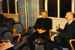 Miroslav Nemec im Interview mit Journalistin der Badischen Neuesten Nachrichten bei Benefizveranstaltung 2000