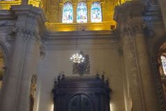 Das-opulente-Innere-der-Kathedrale-von-Malaga-11