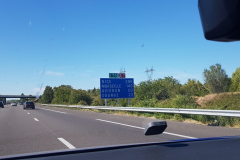 Bald geschafft. Auf der Fahrt von Lyon nach Orange – Landschaften, Dörfer und Straßen unterwegs