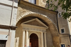 Bummel in der Altstadt von Orange.  Cathédrale Notre-Dame-de-Nazareth 