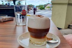 Fahrt-im-Regen-nach-La-Oroteva-in-der-Bar-Parada-02