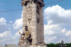 Pont-Alexandre-III-in-Paris-03