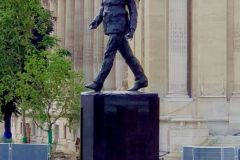 Denkmal-Charles-de-Gaulle-in-Paris