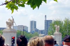 Skulpturen-auf-der-Lane-Bruecke-