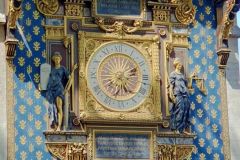 Glockenturm-La-Conciergerie-erste-Stadtuhr-in-Paris