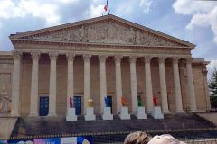 Das-franzoesische-Parlament-die-Nationalversammlung