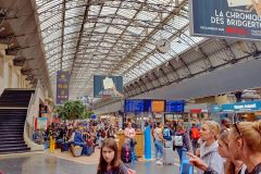 Ankunft-mit-dem-TGV-in-Paris-am-Gare-de-lEst-und-mit-dem-Taxi-zum-Hotel-Lord-Byron-04