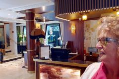 Ankunft-mit-dem-TGV-in-Paris-am-Gare-de-lEst-und-mit-dem-Taxi-zum-Hotel-Lord-Byron-10
