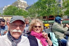 Fruehstueck-im-Cafe-George-V-und-Stadtrundfahrt-mit-dem-roten-Doppeldeckerbus-in-Paris-10