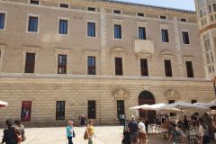 Durch-den-Park-in-Malaga-auf-dem-Weg-zum-Picasso-Museum-13