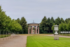 Seenplatte Etappe 4 Hebetempel im Schlosspark
