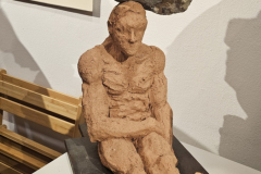 Vernissage der Frühlingsausstellung von Pavel Miguel in Karlsruhe – Besucher entdecken Zeichnungen und Skulpturen des Künstlers