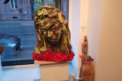 Kunstwerke von Pavel Miguel in der Galerie Karlsruhe 2025, Skulpturen und Objekte aus Holz, Metall, Keramik und Bronze