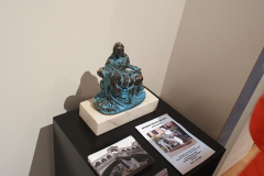 Kunstwerke von Pavel Miguel in der Galerie Karlsruhe 2025, Skulpturen und Objekte aus Holz, Metall, Keramik und Bronze