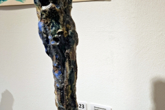 Vernissage der Frühlingsausstellung von Pavel Miguel in Karlsruhe – Besucher entdecken Zeichnungen und Skulpturen des Künstlers