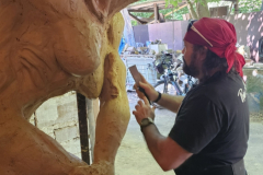 Monumentalplastik „Europa, der letzte Wurf“ während der Entstehung im Atelier