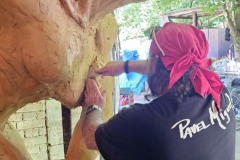 Monumentalplastik „Europa, der letzte Wurf“ während der Entstehung im Atelier