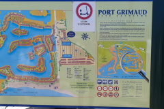 Côte d’Azur Reise Port Grimaud – Saint-Tropez.  Überblick Tafel Port Grimaud