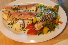 Leckeres Abendessen im Ratskeller Waren – Seenplatte Radtour vierte Etappe