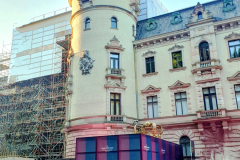 Schlossfassade im Schlossgarten bei den Regensburger Schlossfestspielen