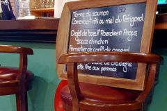 Originelle-Einrichtung-im-Restaurant-Le-Sens-Unique-in-Paris-01-2