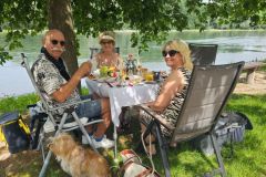 Rheinuferfruehstueck-mit-Eva-und-Swen-und-unseren-Rolls-Royce-Oldtimern-09