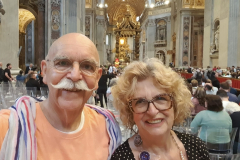 Im Petersdom. Messe mit Papst Leo XIV.  Romreise mit Andreas Englisch 2025. Strahlende Freude