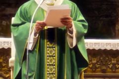 Petersdom. Papst Leo XIV.  zelebriert die Heilige Messe. Romreise mit Andreas Englisch 2025.  Predigt