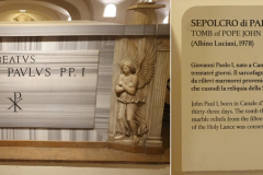 Die Papstgräber im Petersdom. Romreise mit Andreas Englisch 2025. Johannes Paul II 