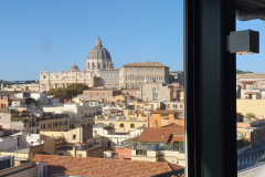 Romreise mit Andreas Englisch 2025. Frühstück im Hotel. Ausblick
