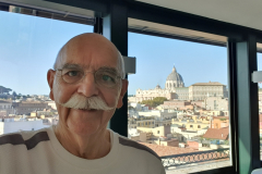 Romreise mit Andreas Englisch 2025. Frühstück im Hotel. Ausblick