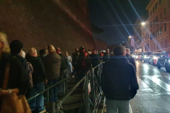 rom-reise-mit-andreas-englisch-2025-auf-dem-weg-zu-den-vatikanischen-museen-09. Kein Einlass mehr