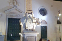 rom-reise-ohne-andreas-englisch-2025-panteon-Pulcino-della-Minerva-Engelsburg-06