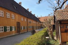 Rundgang-durch-die-Fuggerei-in-Augsburg-05