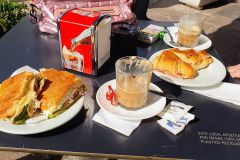 Fruehstueck-in-Santiago-del-Teide-auf-Teneriffa-auf-der-fahrt-nach-Los-Gigantes-05