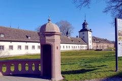 Zu-Besuch-im-historischen-Schloss-und-Kloster-Corvey-in-Hoexter-02