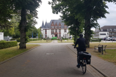 Ankunft am Schloss Klink – Pause auf unserer Radtour durch die Mecklenburgische Seenplatte