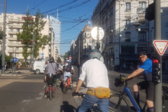 Start auf dem Rhône-Radweg in Lyon – Erich und ich verlassen die Stadt mit unseren E-Bikes