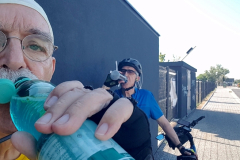 Start auf dem Rhône-Radweg in Lyon – Erich und ich verlassen die Stadt mit unseren E-Bikes