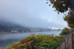 Beim-Start-zur-Tour-lag-Heidelberg-im-Nebel-04