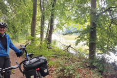Strahlen ist angesagt - Baumstamm überwunden am Kastorfer See