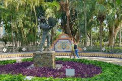 Durch-den-Stadtpark-von-Malaga-zum-Restaurant-03