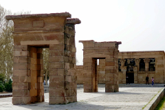 Der-agyptische-tempel-von-Debod-in-Madrid-03