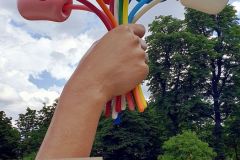 Tulpenstrass-Skulptor-von-Jeff-Koons-im-Jardin-Charles-Aznavour-in-Paris-01
