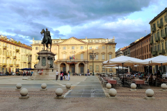 Côte d’Azur Rückreise Turin – Piazza Giambattista Bodoni in Turin. Konservatorium und Reiterdenkmal