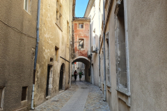 Flussreise Lyon Mittelmeer Etappe 5 – Viviers historische Altstadtperle an der Rhone enge Gassen