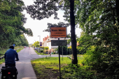 Ankunft in Waren – Vorbeifahrt mit dem Rad am Ortsschild – Seenplatte Radtour vierte Etappe